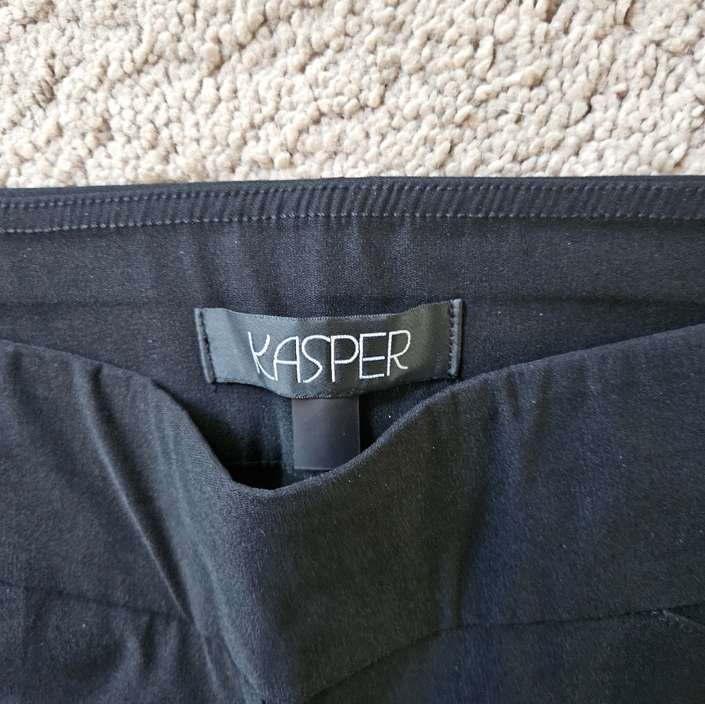Like NEW ☆ Kasper Crop Pants, Size Medium Petite, NICE! - Picture 2 of 3